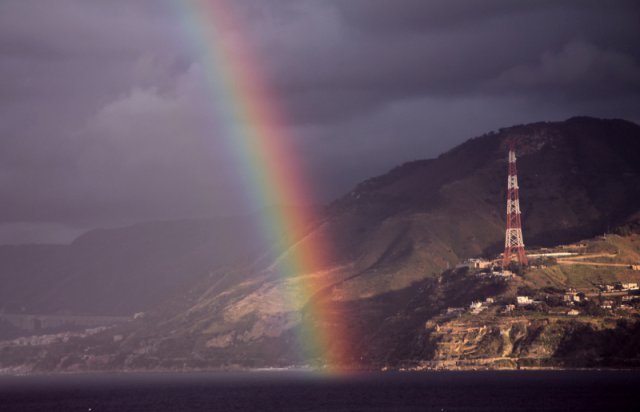 301_un arcobaleno al posto del ponte_tema libero